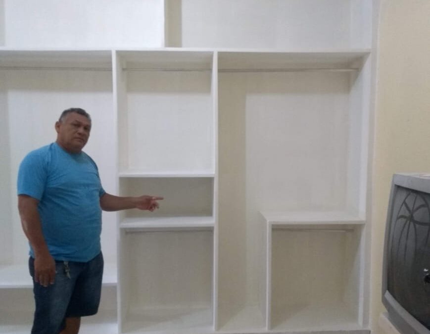 Guarda-Roupa de Gesso: Organização e Elegância em um Só Serviço!